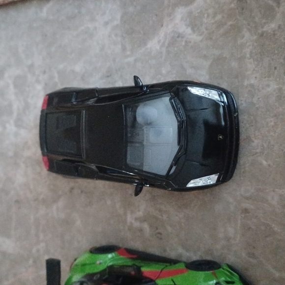 - - Bundle of 4 kidds 🚗 - Picture 4 of 6